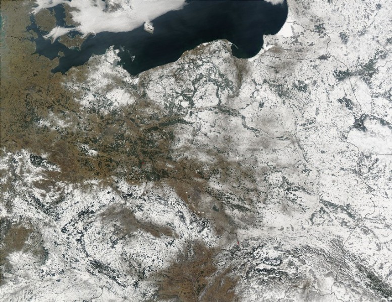 Polska w zimie widziana z kosmosu